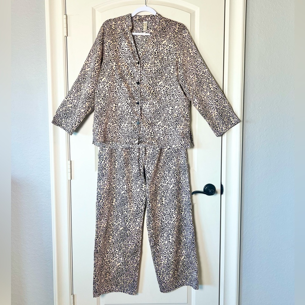 Cruz Natori gold black and pink leopard print pajamas